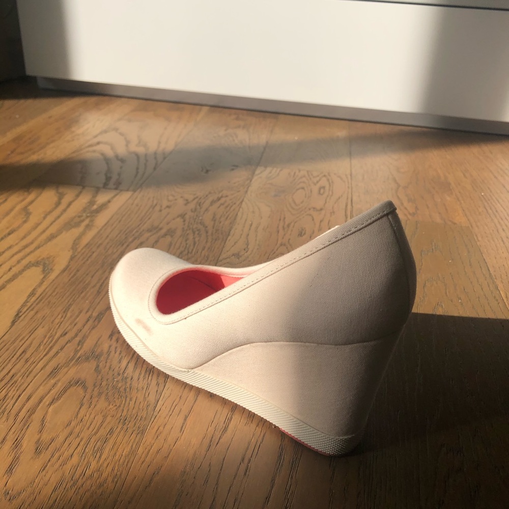 Like new! Seychelles Weekender Wedge Canvas Heels